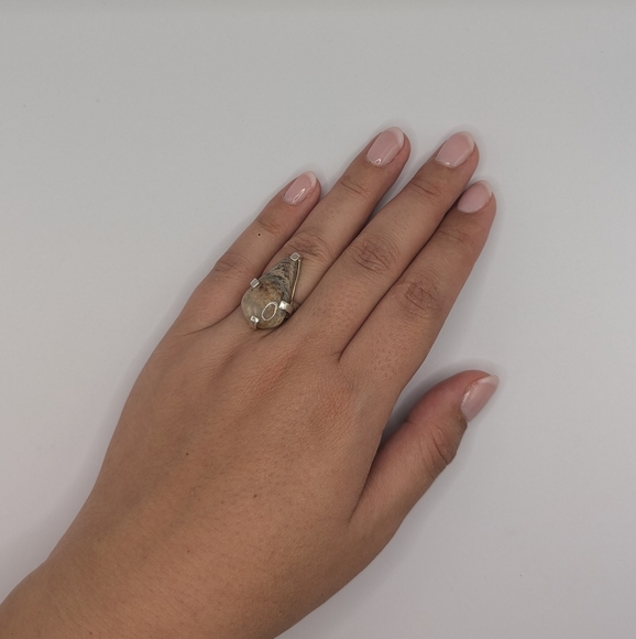 Size 6.5 silver and stone ring - Picture 3 of 7